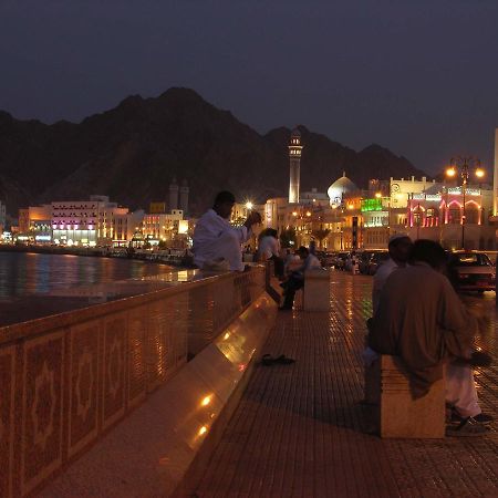 Al Hadow Hotel Muscat Exteriör bild